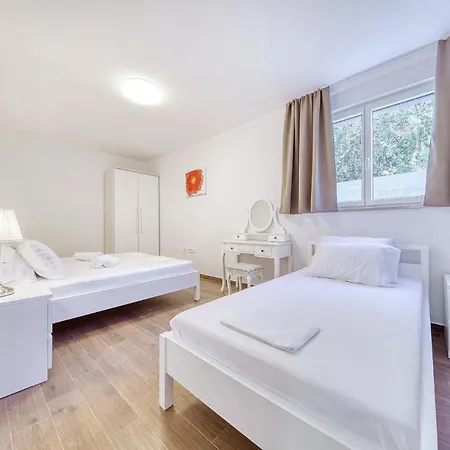 Apartment Vidalis, No 2 Kožino