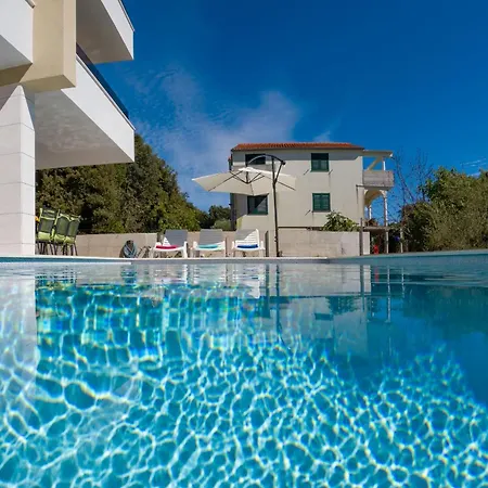 Vidalis, No 2 Apartman