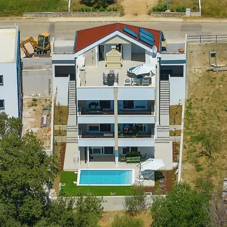 Vidalis, No 2 Apartman