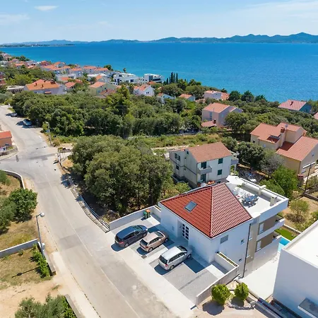 Vidalis, No 2 Apartman Kozino