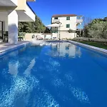 Vidalis, No 2 Lägenhet Kožino