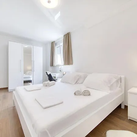 Apartment Vidalis, No 2 Kozino